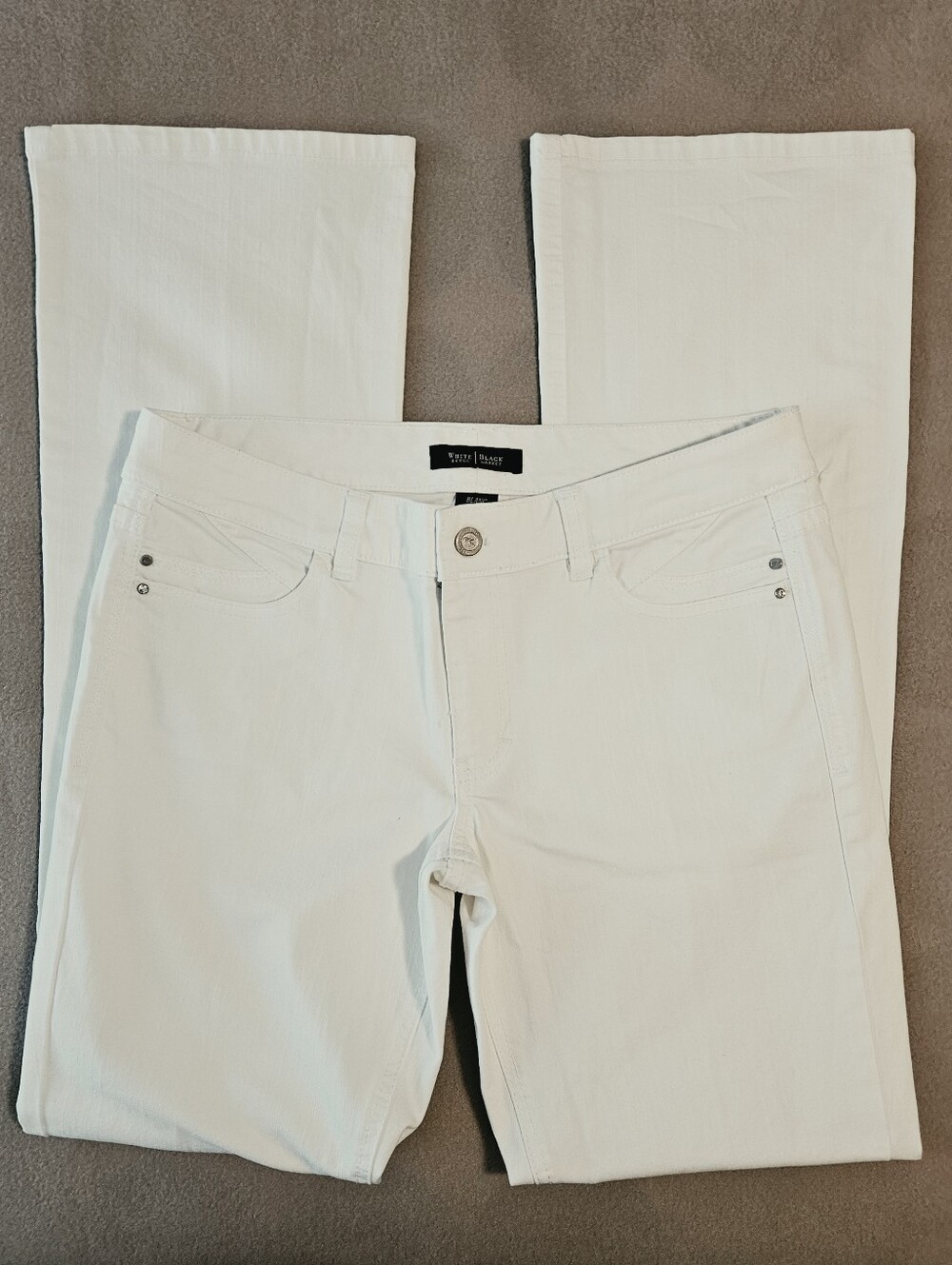 WHBM Blanc Boot Leg Cut Denim Jeans, Size 8R, EUC (98% Cotton, 2% Spandex)